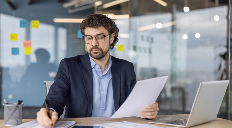 Consultant calculating IEEPA tariff refund amount